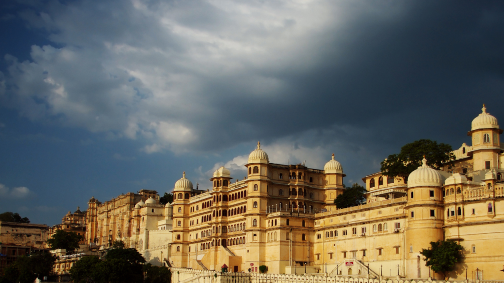 Udaipur, Rajasthan, palaces, king, culture, tradition